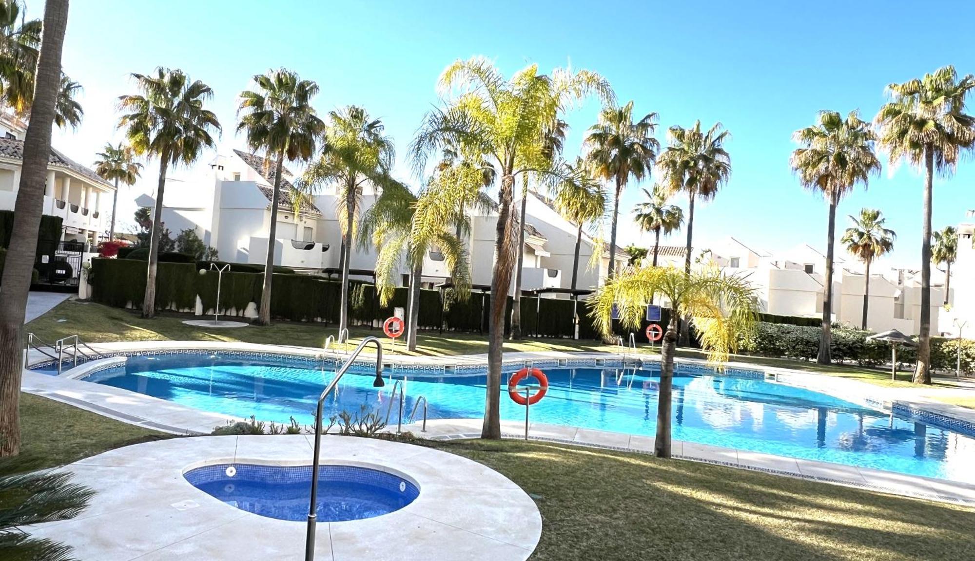 Stylish Townhouse In Beachfront Complex Marbella Exterior foto